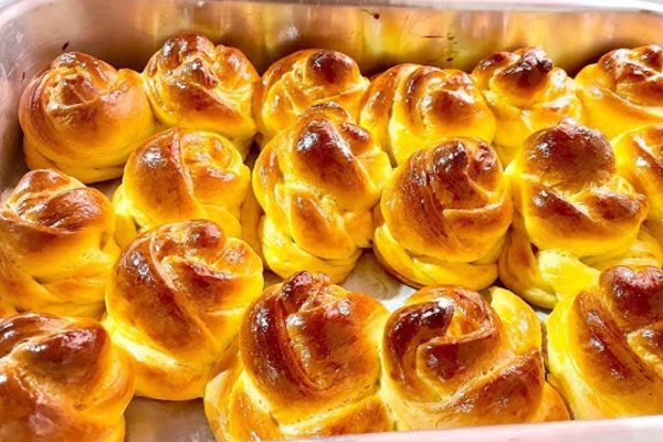 Esse pão doce com creme vai te transformar na rainha da cozinha!