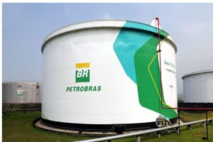 Petrobras (PETR4) reduz o preço do diesel para as distribuidoras; veja novos valores